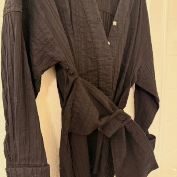 C/MEO Collective Black Textured V-Neck Blouse - Picture 5 of 12